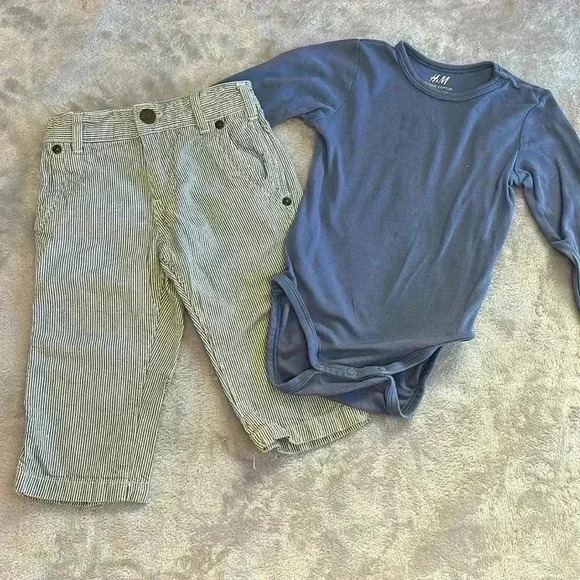 GAP and H&M - 2 piece toddler outfit. Size 12 to 18 months - Picture 1 of 7